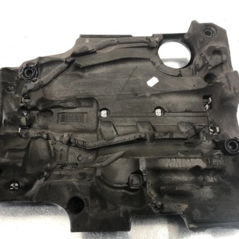 Capac motor / Volkswagen Golf MK6 2009 / Caroserie, oglinzi si faruri