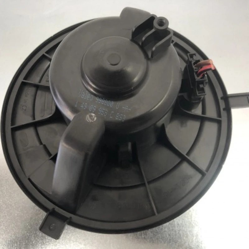 Ventilator habitaclu / Volkswagen Golf MK6 2010 / Audio si electronice