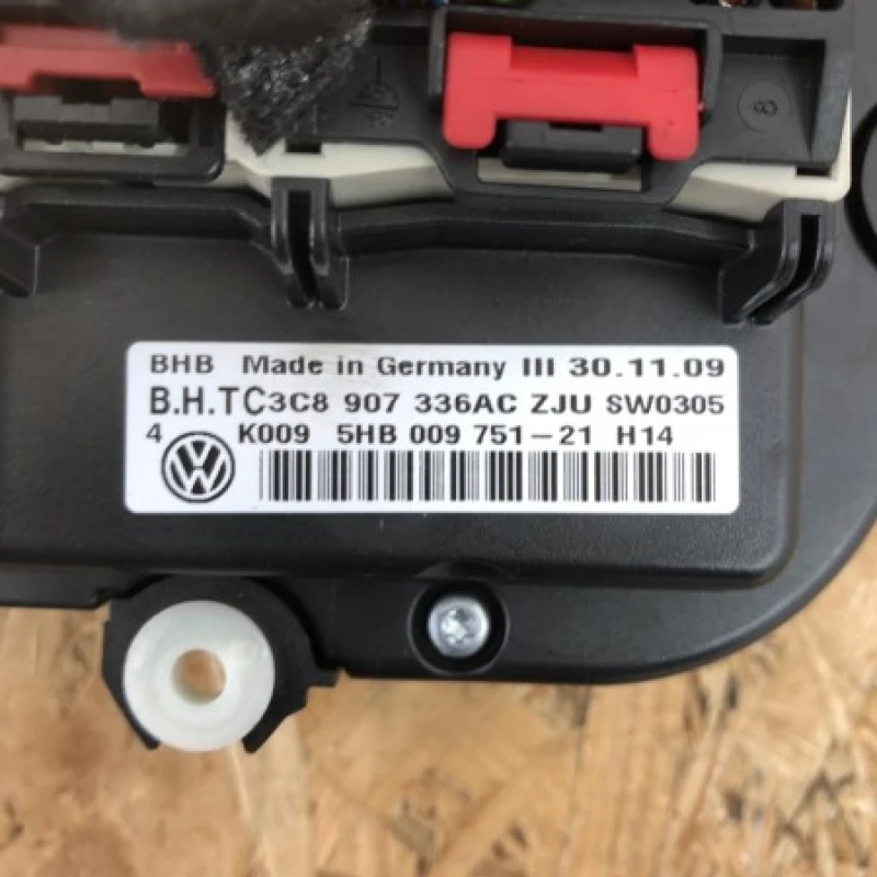 Climatronic / Volkswagen Golf MK6 2010 / Interior
