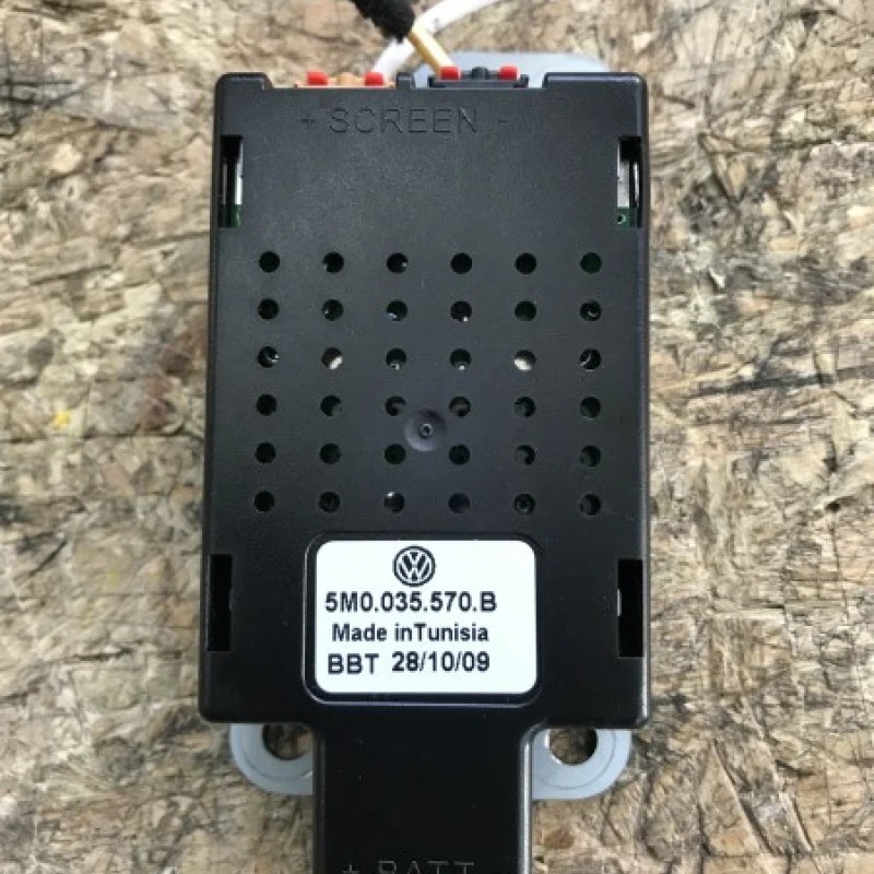 Amplificator antena / Volkswagen Golf MK6 2010 / Audio si electronice