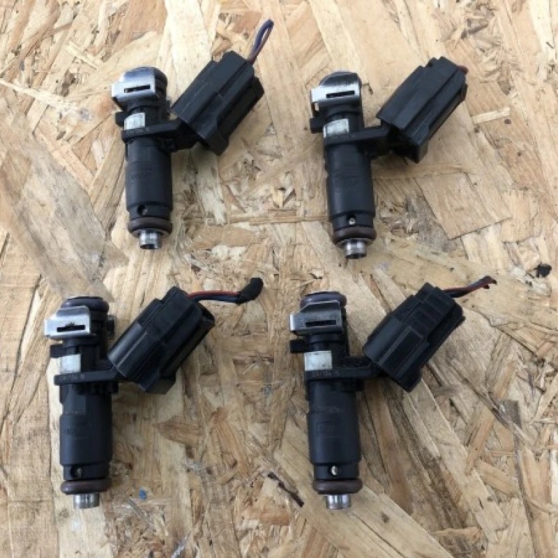 Injector Volkswagen Golf MK6 2010