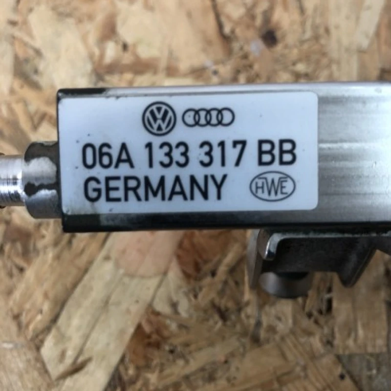 Rampa injectoare / Volkswagen Golf MK6 2010 / Motor, racire si evacuare