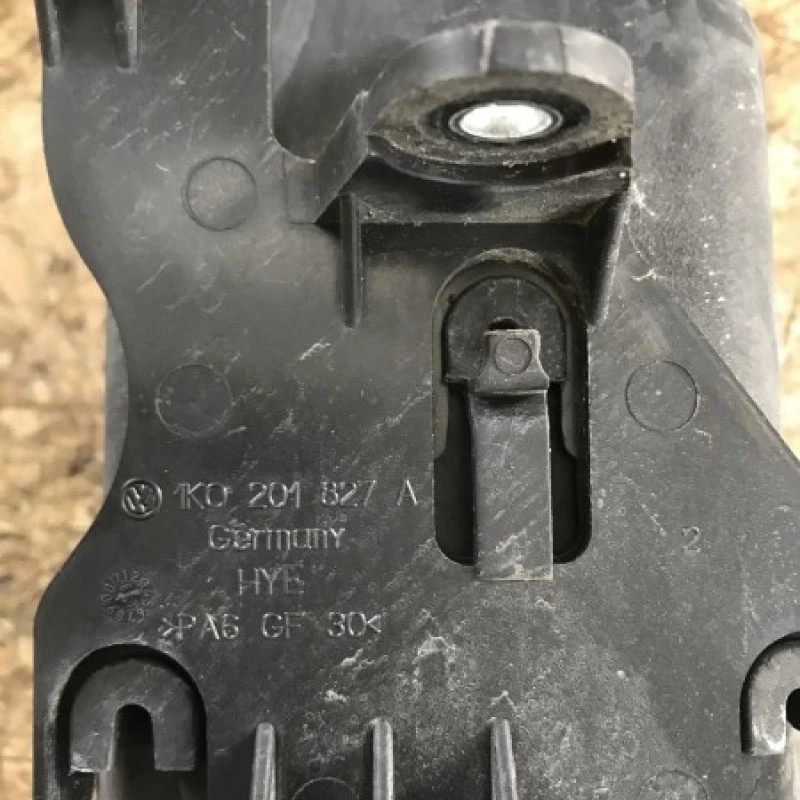 Canistra de carbon / Volkswagen Golf MK6 2010 / Motor, racire si evacuare