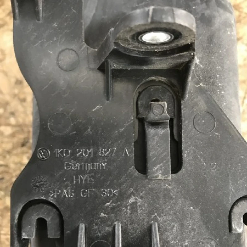 Canistra de carbon / Volkswagen Golf MK6 2010 / Motor, racire si evacuare
