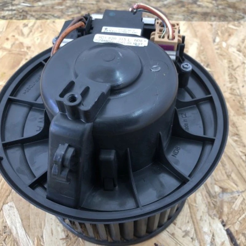 Ventilator bord / Volkswagen Passat B6 2008 / Interior