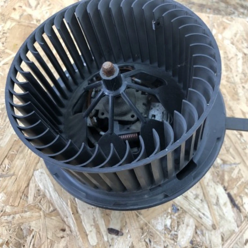Ventilator bord / Volkswagen Passat B6 2008 / Interior