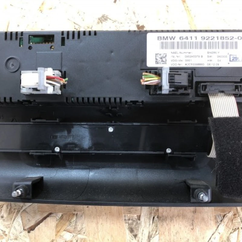 Climatronic / BMW Seria 1 E82 2010 / Interior