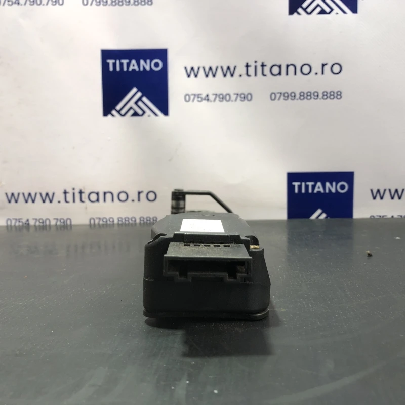Iala broasca haion electric / Volkswagen Passat B7 2012 / Caroserie, oglinzi si faruri