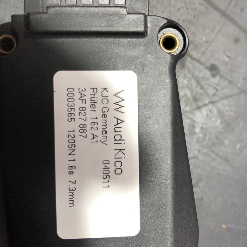 Iala broasca haion electric / Volkswagen Passat B7 2012 / Caroserie, oglinzi si faruri