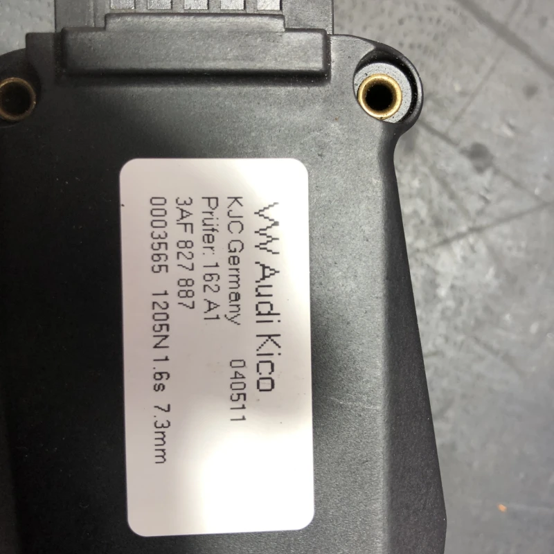 Iala broasca haion electric / Volkswagen Passat B7 2012 / Caroserie, oglinzi si faruri