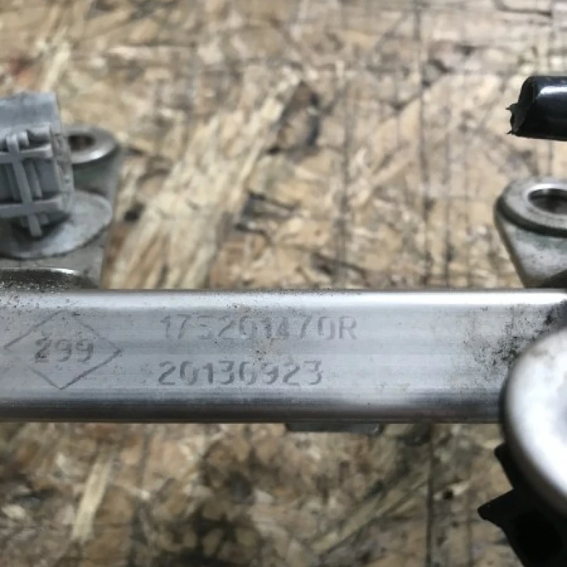 Rampa injectoare / Dacia Sandero Sandero B90 2014 / Motor, racire si evacuare