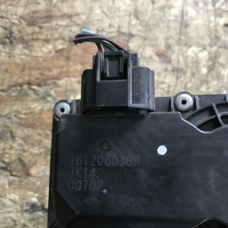 Clapeta acceleratie / Dacia Sandero Sandero B90 2014 / Motor, racire si evacuare