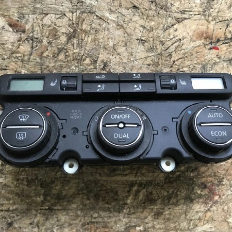Climatronic / Volkswagen Passat B6 2006 / Interior