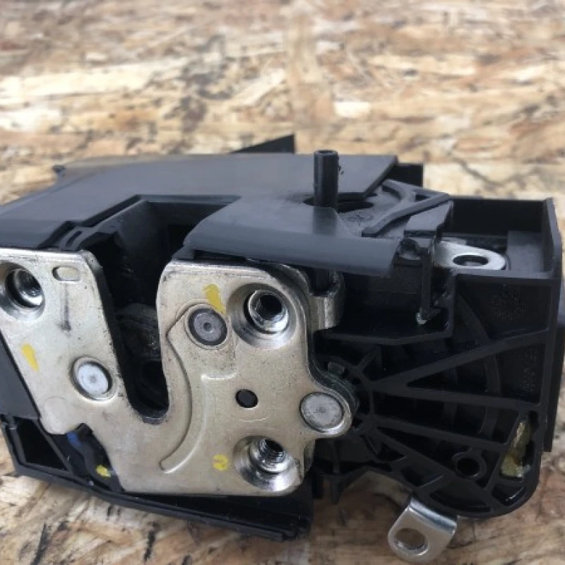 Iala broasca usa stanga spate / Dacia Sandero Sandero B90 2014 / Caroserie, oglinzi si faruri