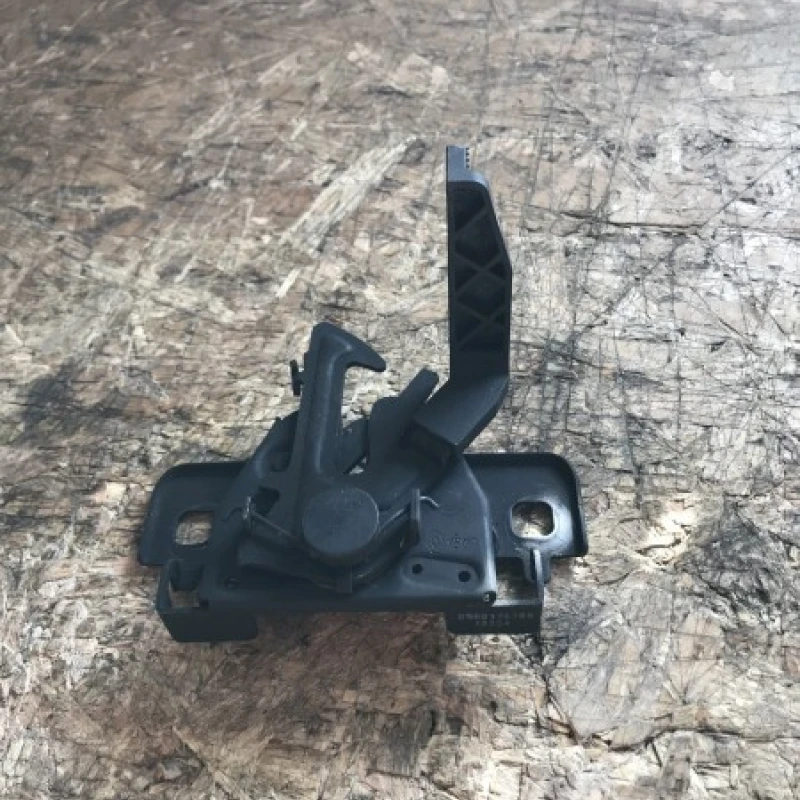 Incuietoare capota Dacia 
