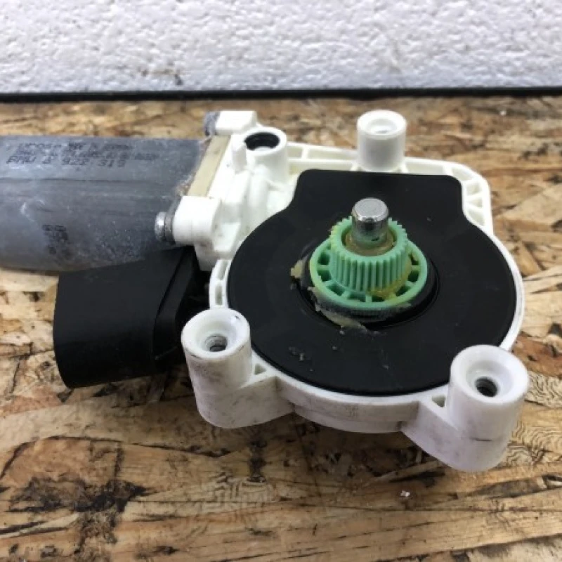 Motoras geam stanga spate BMW 