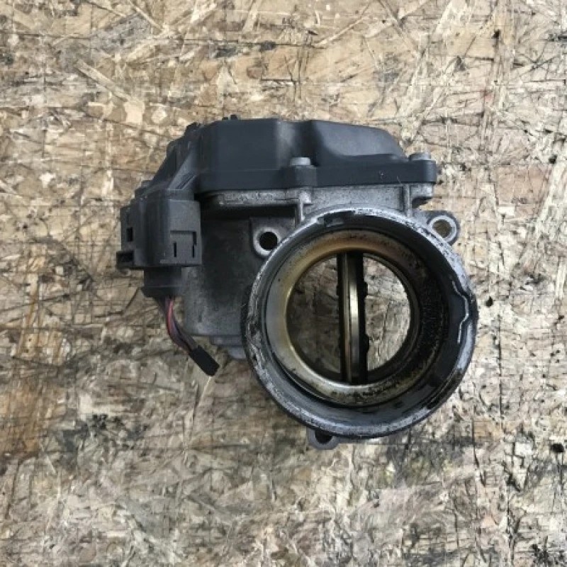 Clapeta acceleratie / Volkswagen Passat B6 2008 / Motor, racire si evacuare