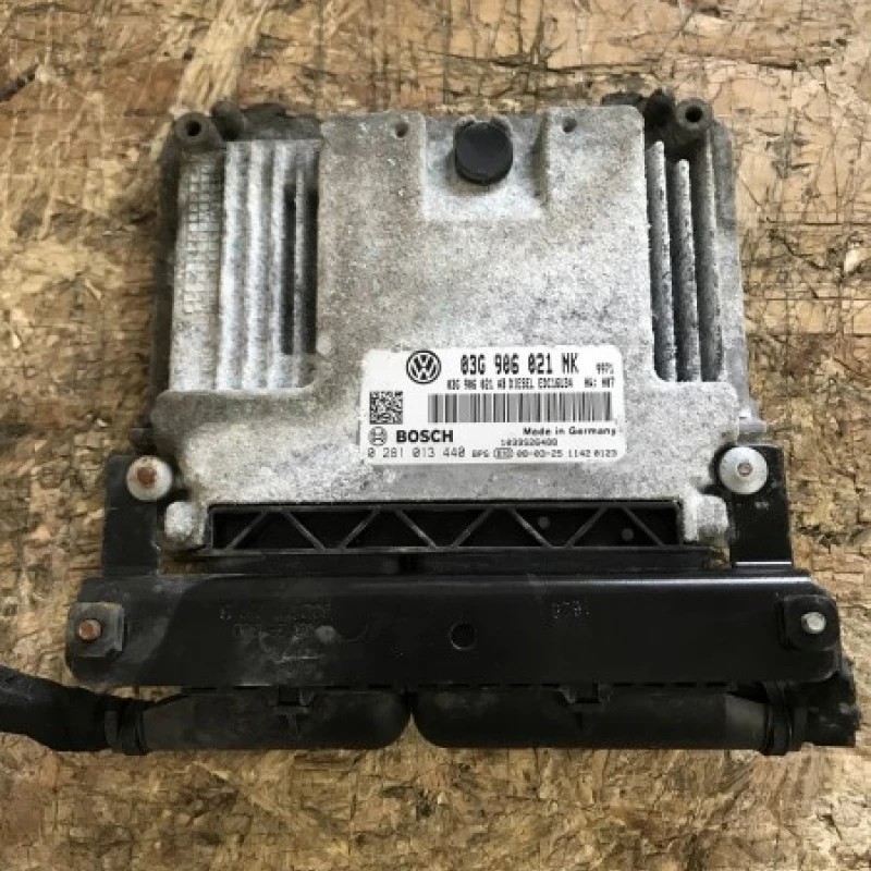 Calculator motor ECU Volkswagen Passat B6 2008