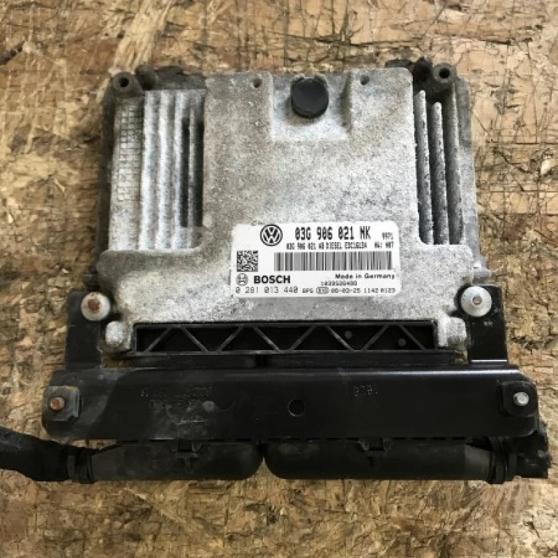 Calculator motor ECU Volkswagen 