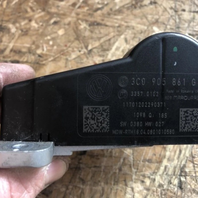 Blocator ax volan / Volkswagen Passat B6 2008 / Audio si electronice