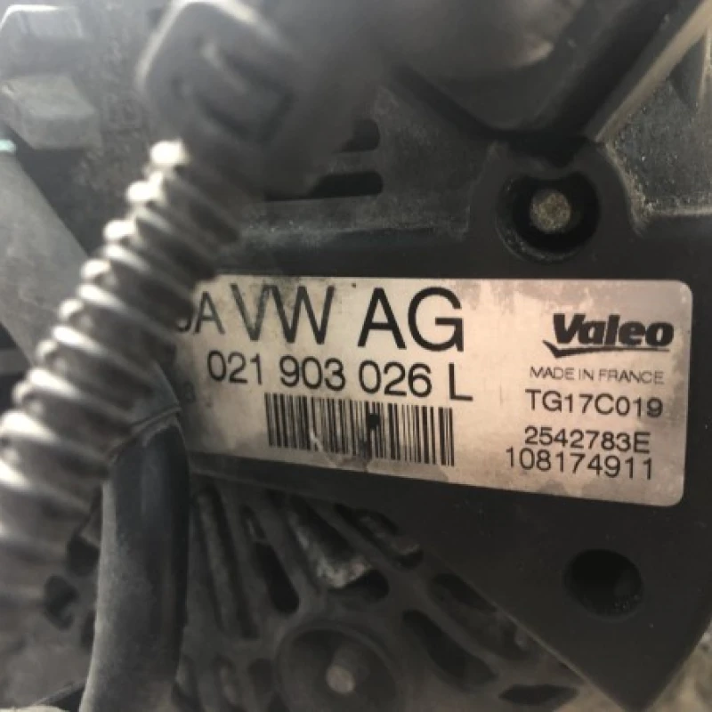 Alternator / Volkswagen Passat B6 2008 / Motor, racire si evacuare