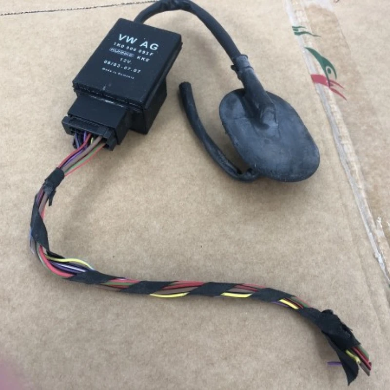 Releu pompa combustibil Volkswagen 