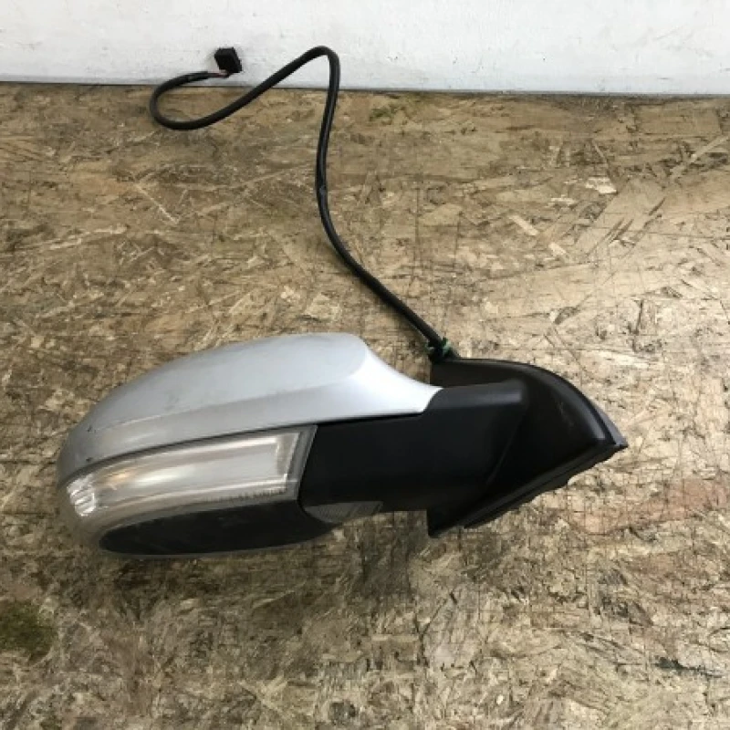 Oglinda dreapta / Volkswagen Passat B6 2006 / Caroserie, oglinzi si faruri
