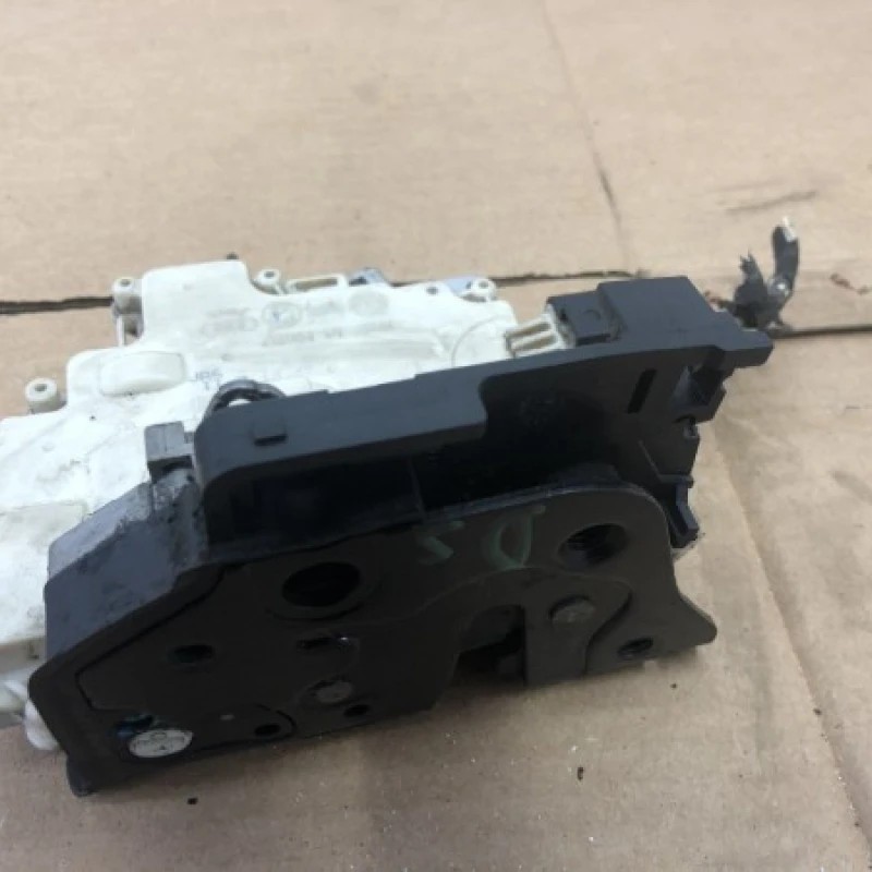 Iala broasca dreapta spate Volkswagen Passat B6 2008