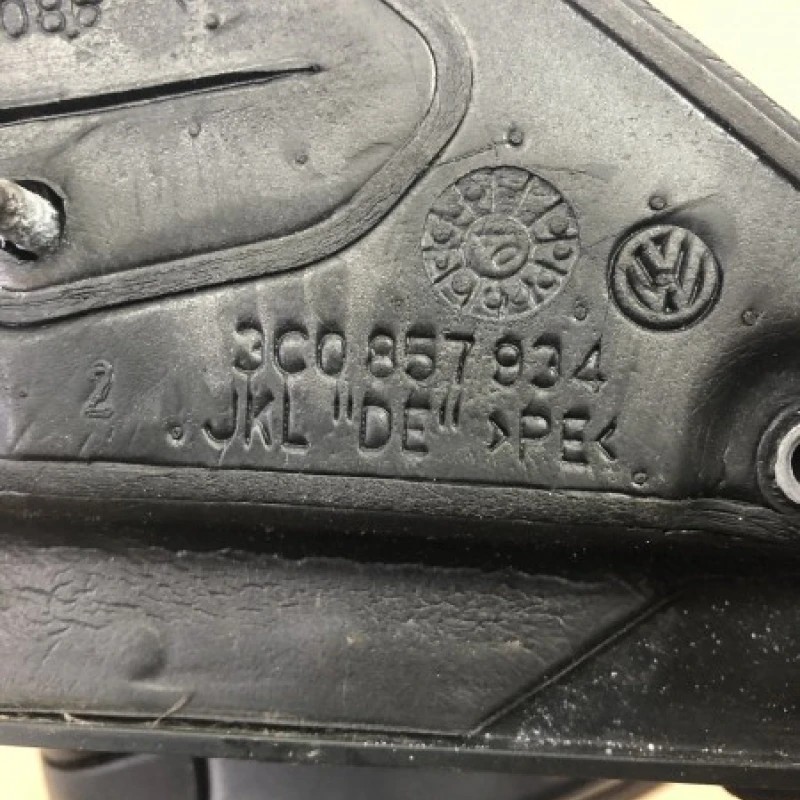 Oglinda dreapta / Volkswagen Passat B6 2008 / Caroserie, oglinzi si faruri