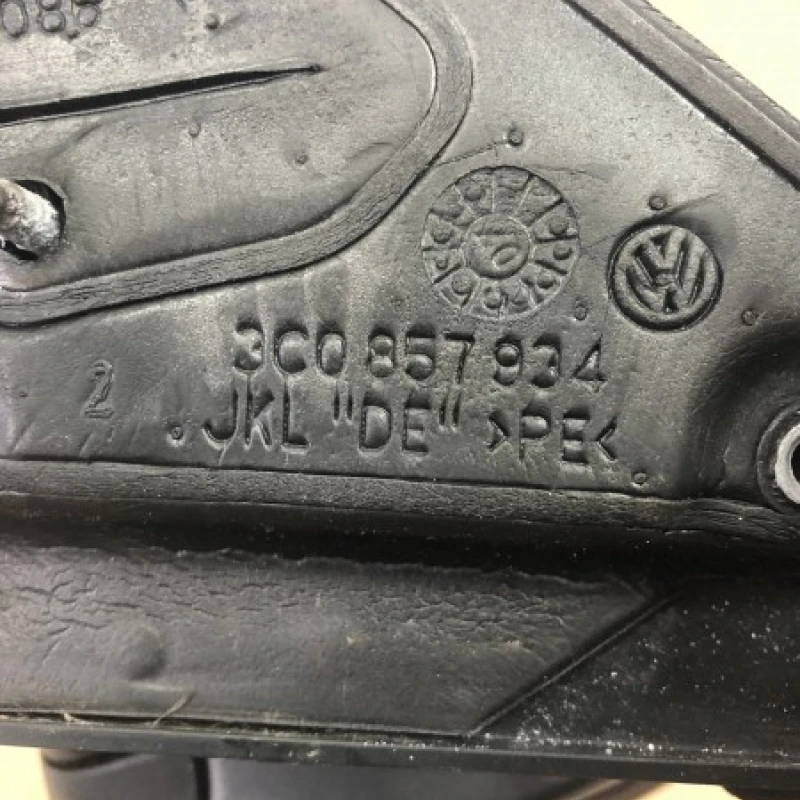 Oglinda dreapta / Volkswagen Passat B6 2008 / Caroserie, oglinzi si faruri