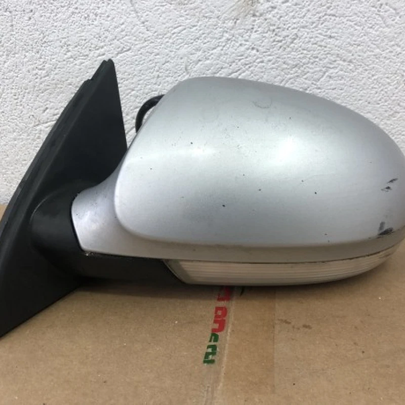 Oglinda stanga / Volkswagen Passat B6 2008 / Caroserie, oglinzi si faruri