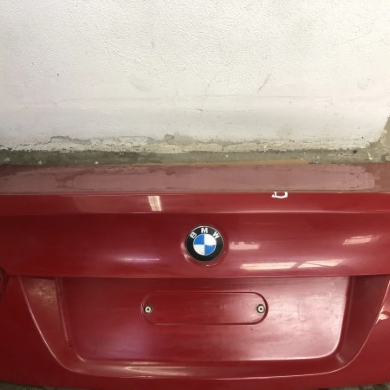 Haion capota spate BMW 