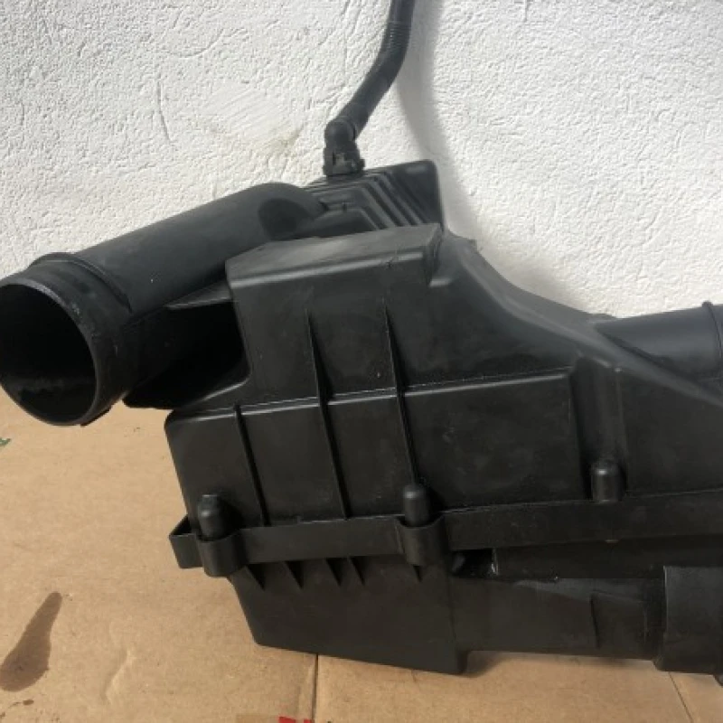 Carcasa filtru aer / Volkswagen Passat B6 2008 / Motor, racire si evacuare