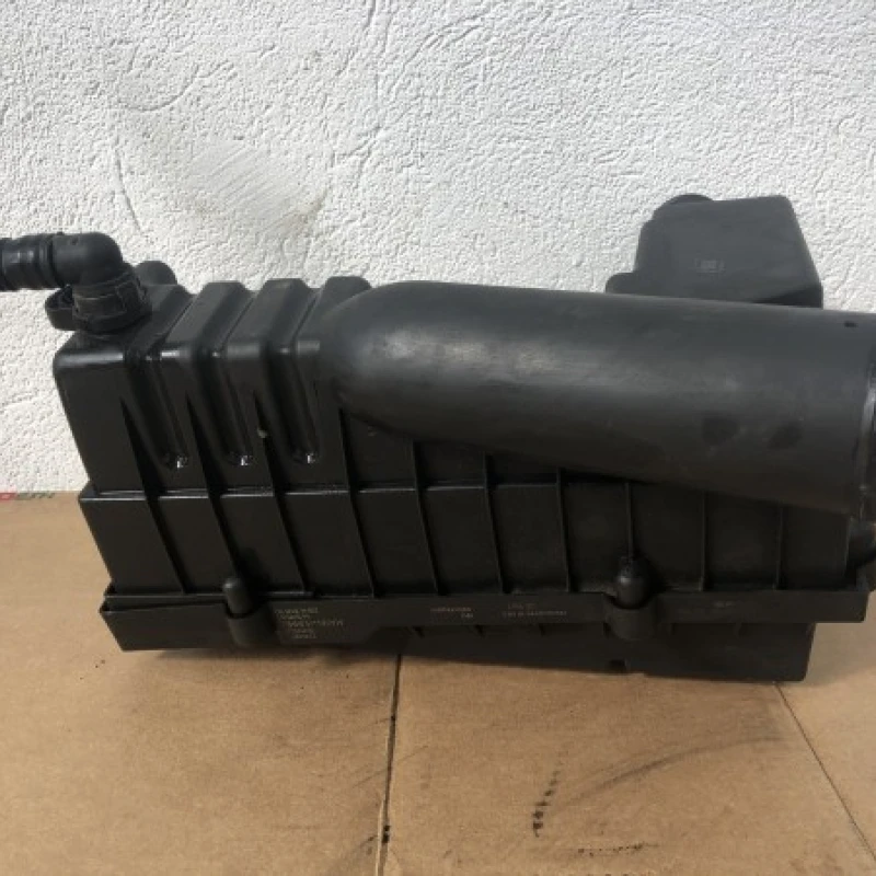 Carcasa filtru aer / Volkswagen Passat B6 2008 / Motor, racire si evacuare