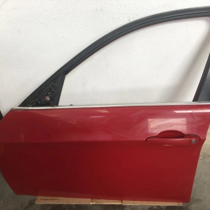 Usa stanga fata / BMW Seria 3 E90 2007 / Caroserie, oglinzi si faruri