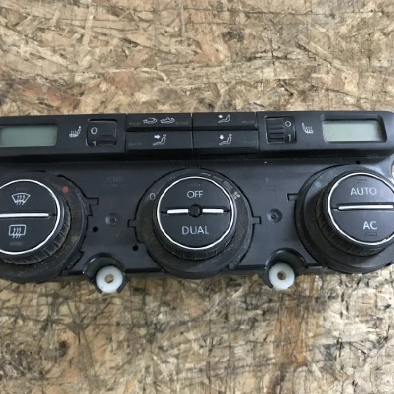 Panou climatronic / Volkswagen Passat B6 2008 / Interior