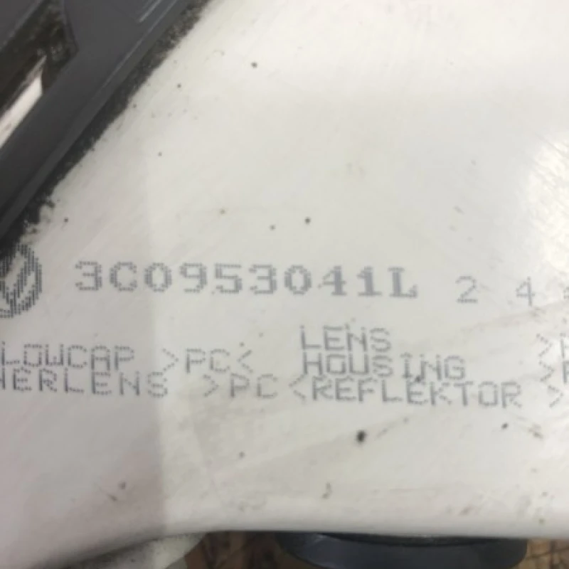 Semnalizare bara fata stanga / Volkswagen Passat B6 2008 / Altele