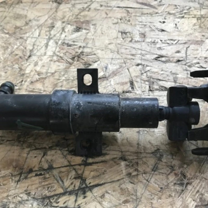 Motoras spalator far dreapta / Volkswagen Passat B6 2008 / Caroserie, oglinzi si faruri