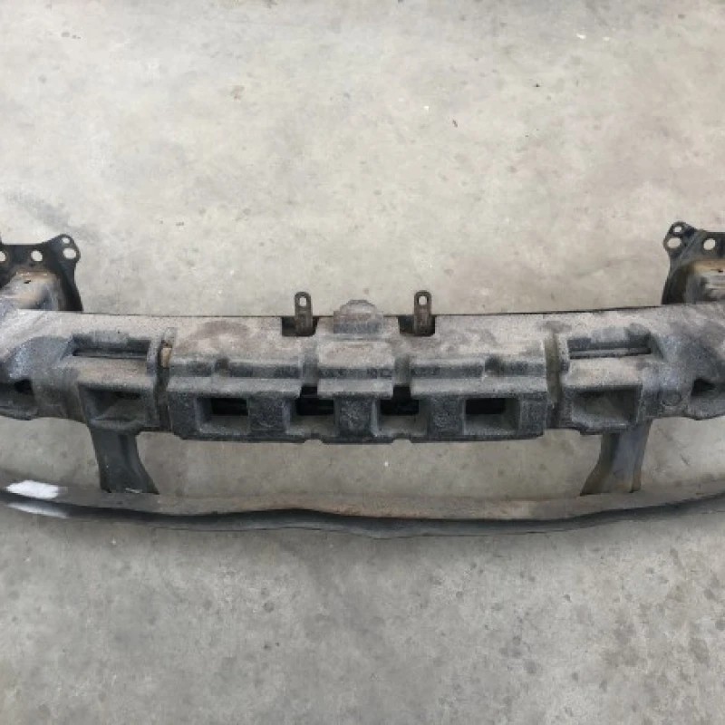 Intaritura armatura bara fata / Volkswagen Passat B6 2008 / Caroserie, oglinzi si faruri