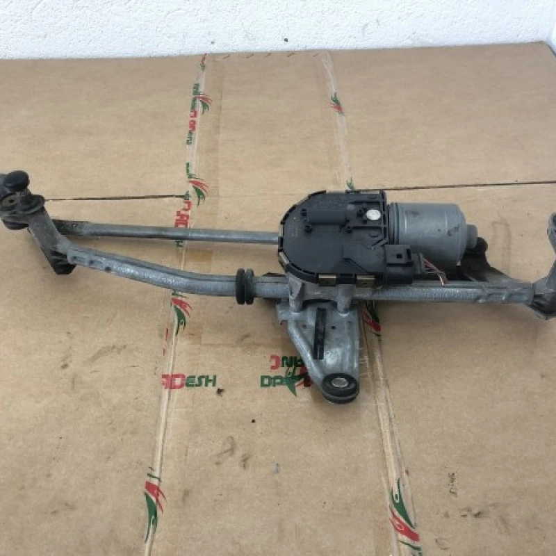 Ansamblu stergator cu motoras / Volkswagen Passat B6 2006 / Caroserie, oglinzi si faruri