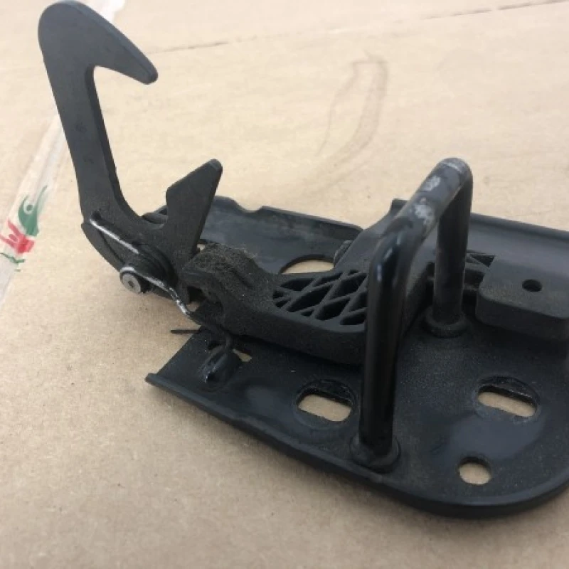 Incuietoare capota Volkswagen 