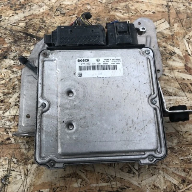 Calculator motor ECU / BMW Seria 3 E90 2007 / Audio si electronice