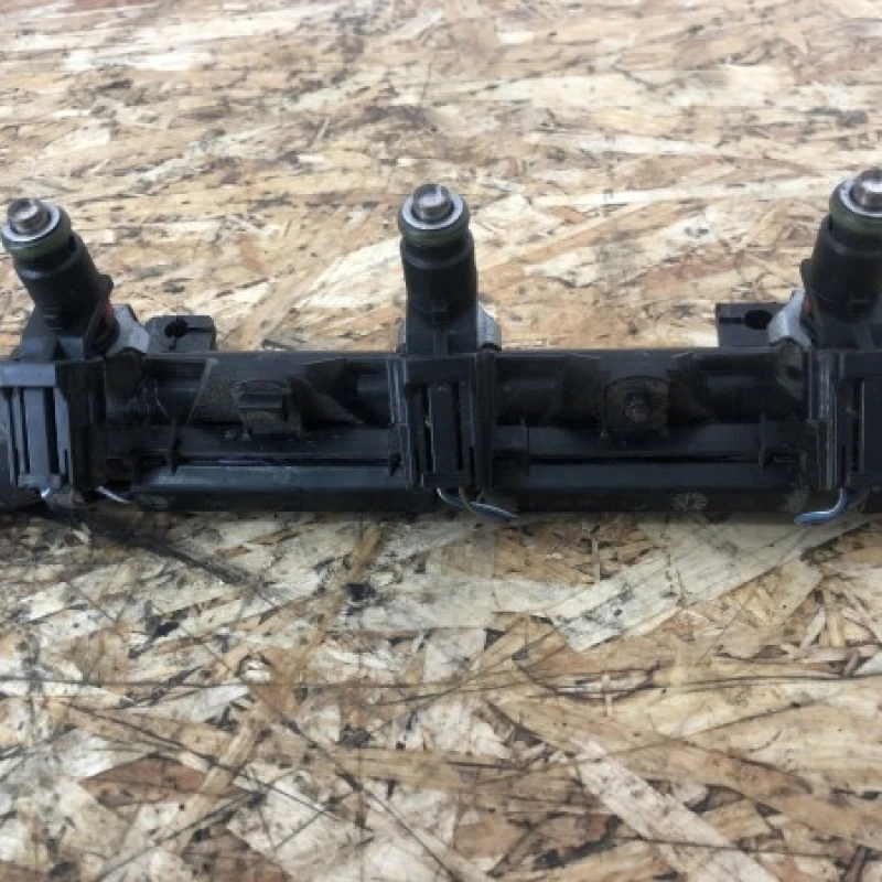 Injector / Skoda Fabia MK2 5J 2011 / Motor, racire si evacuare