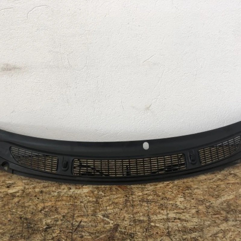 Grila stergator Skoda Fabia MK2 5J 2011