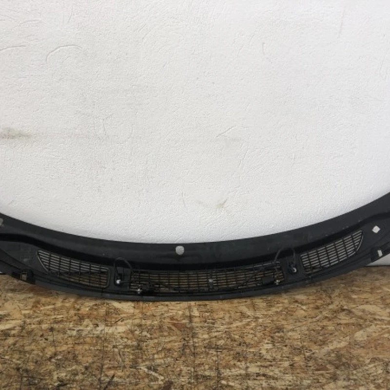 Grila stergator / Skoda Fabia MK2 5J 2011 / Caroserie, oglinzi si faruri