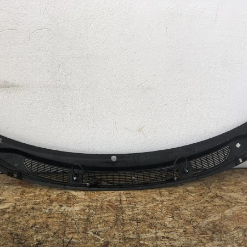 Grila stergator / Skoda Fabia MK2 5J 2011 / Caroserie, oglinzi si faruri
