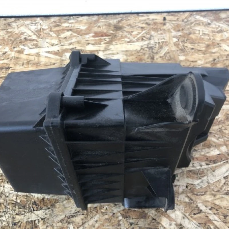 Carcasa filtru aer / Skoda Fabia MK2 5J 2011 / Motor, racire si evacuare