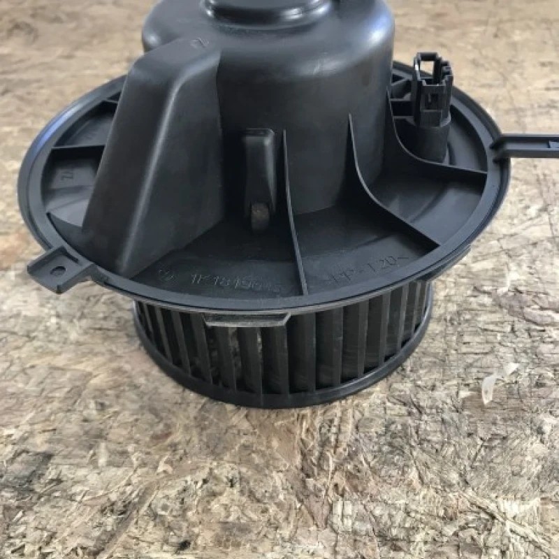 Ventilator bord / Volkswagen Golf MK6 2009 / Interior