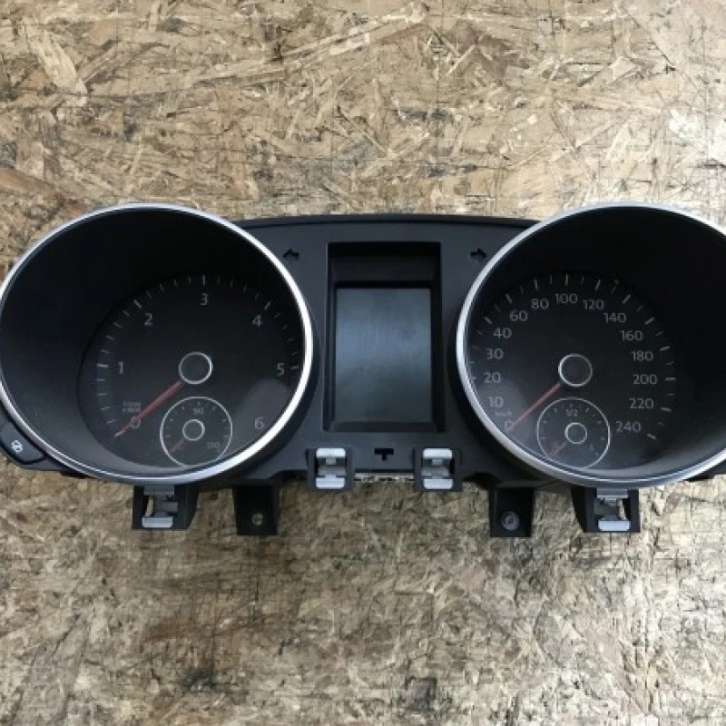 Ceas bord Volkswagen Golf MK6 2009