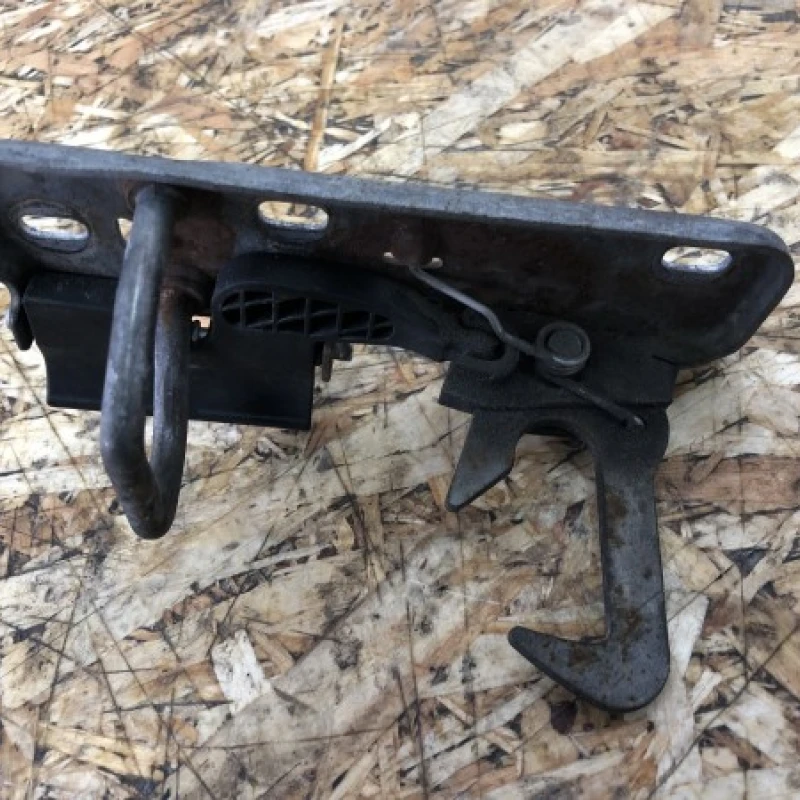 Incuietoare capota Volkswagen 